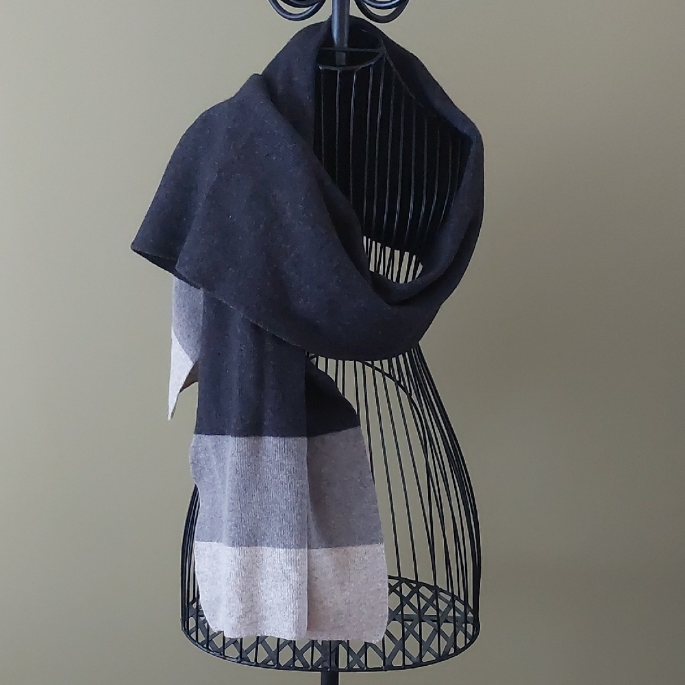 Elegant Black and Gray Scarf
